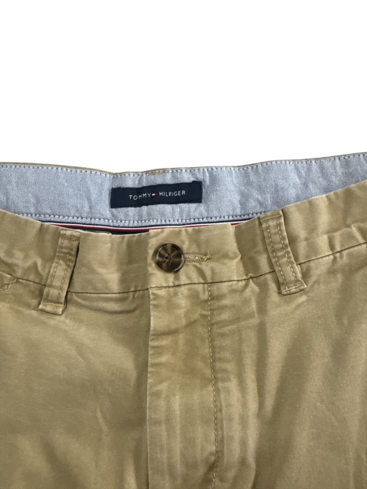 (32) Vintage Tommy Hilfiger Къси Панталони